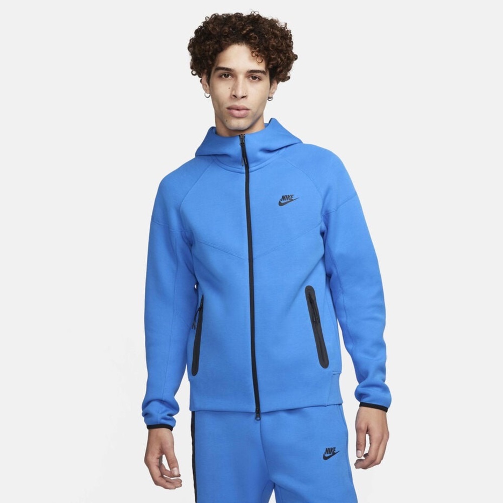 Rare Men's Medium Nike Sportswear Tech Fleece Windrunner in Polar Blue